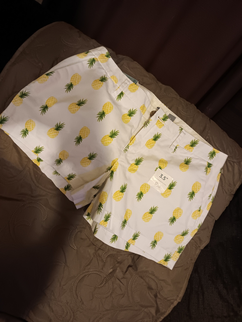 GAP White pineapple 🍍 Print Shorts